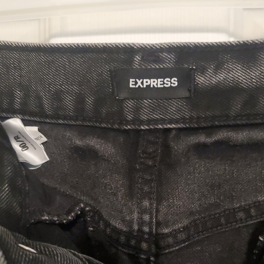 Express High rise, Faded Black Straight Ankle Jeans - Picture 5 of 9